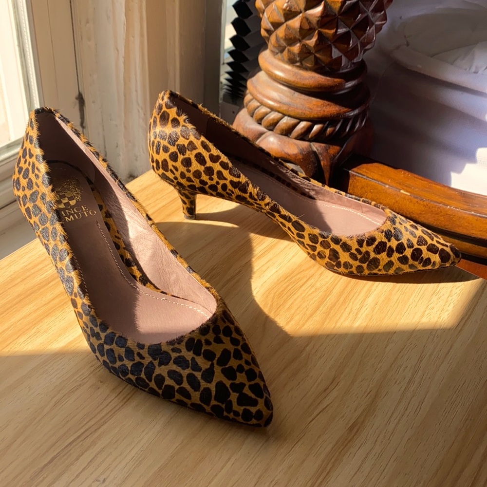 Vince Camuto Cheetah Heel | Size: 6.5